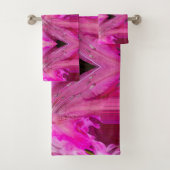 Fuchsia fantasy - abstract bad handdoek (Insitu)