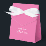 Fuchsia Gift Box Bedankdoosjes<br><div class="desc">Deze stijlvolle cadeaudoos is een fel roze,  voorzien van een prachtig lintje schrift,  dat gemakkelijk te personaliseren is.</div>