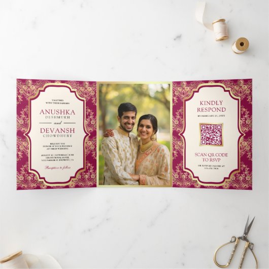 Fuchsia Goud Kant QR Code Foto Indiase bruiloft Drieluik Uitnodiging (Binnen)