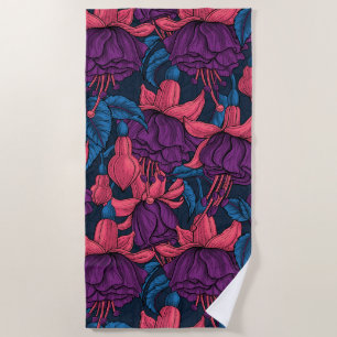 Fuchsia in blauw en paars strandlaken