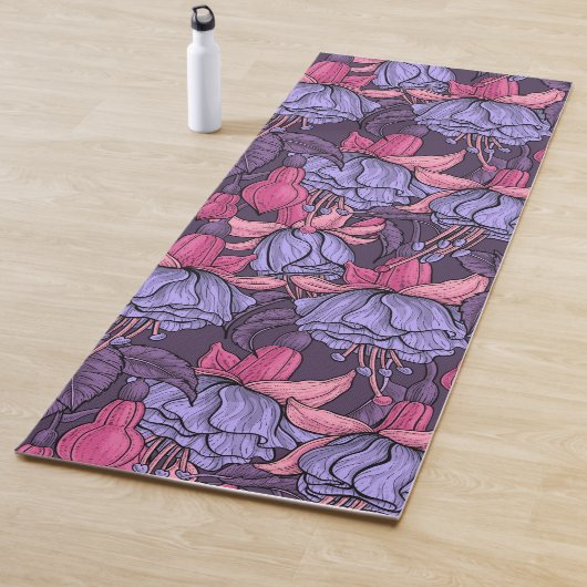 Fuchsia in roze en violet yogamat (In situ)