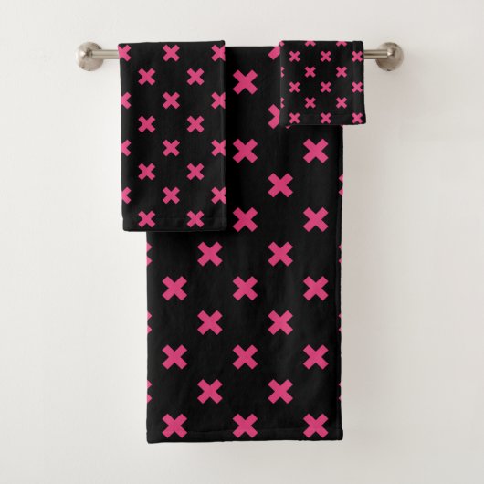 Fuchsia kruisstift zwart bad handdoek (Insitu)