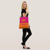 Fuchsia & oranje aangepaste beginletter naam moder tote bag (Op model)