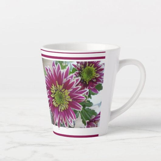 Fuchsia Pink Chrysanthemums Collage Latte Mok (Rechts)