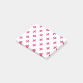 Fuchsia polka kruist wit post-it® notes (Schuin)