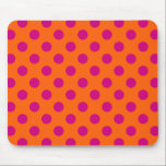 Fuchsia polka-punten op sinaasappel muismat<br><div class="desc">Fuchsia polka-punten op sinaasappel</div>