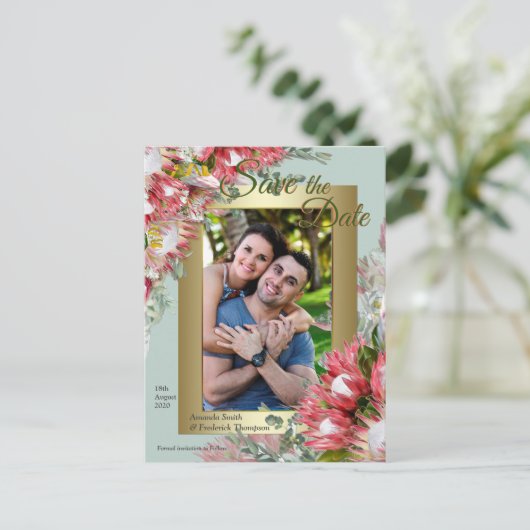 Fuchsia Protea's met Green & Gold Save the Date Aankondigingskaart (Staand voorkant)