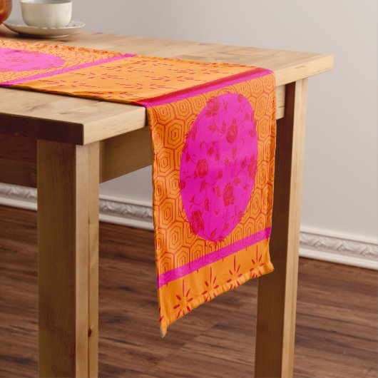 Fuchsia Red Oranje Peony Pattern Short Table Runne Korte Tafelloper (Voorbeeld)