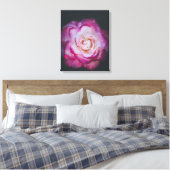 Fuchsia roos canvas afdruk (Insitu (Slaapkamer))