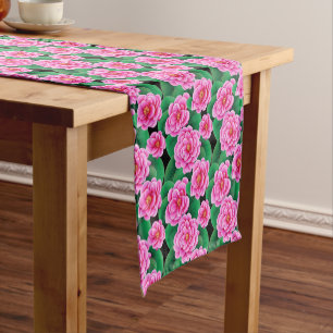 Fuchsia Roze Camellias en Jade Groene bladeren Korte Tafelloper