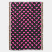Fuchsia roze polka harten op zwart deken (Voorkant Verticaal)