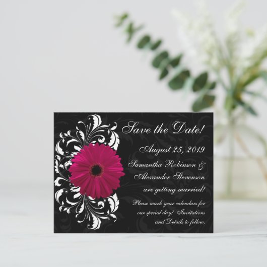 Fuchsia Scroll Gerbera Daisy Black Save the Date Aankondigingskaart (Staand voorkant)