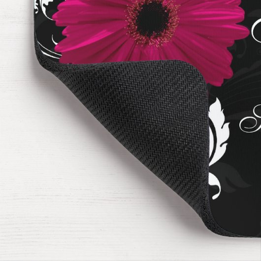 Fuchsia Scroll Gerbera Daisy w/Black en White Muismat (Hoek)