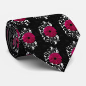 Fuchsia Scroll Gerbera Daisy w/Black en White Stropdas (Opgerold)