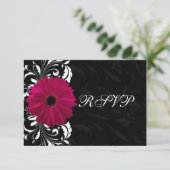 Fuchsia Scroll Gerbera Madelief w/Zwart en Wit RSVP Kaartje (Staand voorkant)