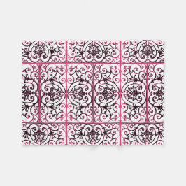 Fuchsia scrollwork patroon fleece deken