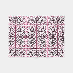 Fuchsia scrollwork patroon fleece deken