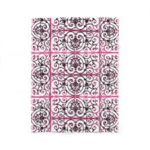 Fuchsia scrollwork patroon