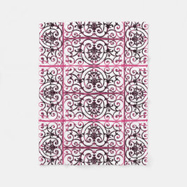 Fuchsia scrollwork patroon fleece deken
