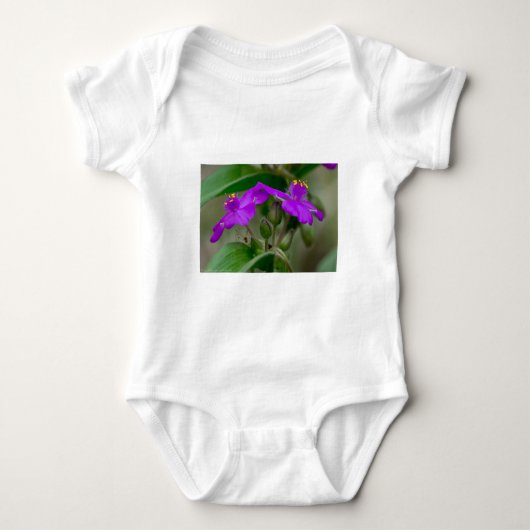 Fuchsia Spiderwort Tweeling Wilde Bloem Geschenken Romper (Voorkant)