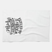 Fueled by Coffee Country Music Fun Cute Theedoek (Horizontaal)