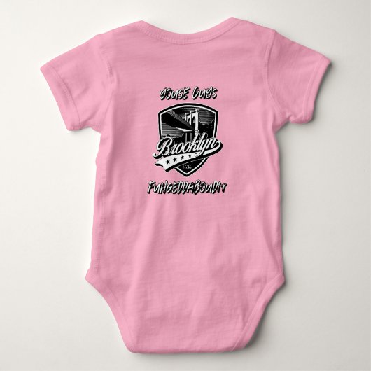Fuhgeddaboudit Brooklyn Logo Design Romper (Achterkant)