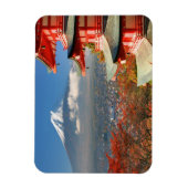 Fuji bekeken van achter Chureito Pagoda Magneet (Verticaal)