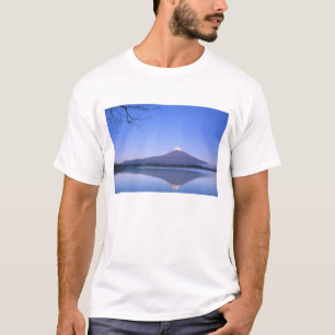 Fuji van het meer van Motosu, Yamanashi, Japan T-shirt