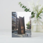 Fulcrum (1987) van Richard Serra , is een speciale Briefkaart (Staand voorkant)