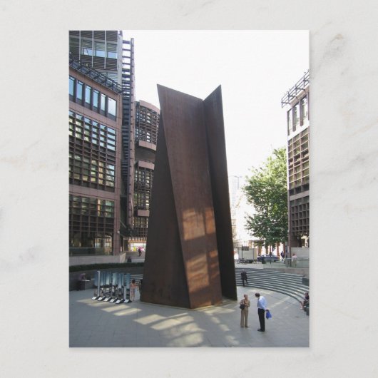 Fulcrum (1987) van Richard Serra , is een speciale Briefkaart (Voorkant)
