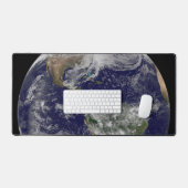 Full Earth toont een krachtig winterse Storm. Bureaumat (Keyboard & Muis)