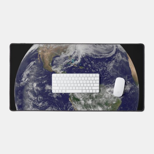 Full Earth toont een krachtig winterse Storm. Bureaumat (Keyboard & Muis)