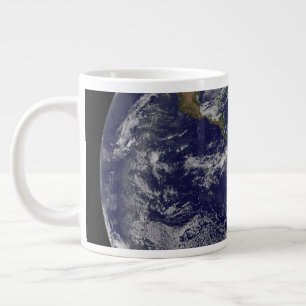 Full Earth toont een krachtig winterse Storm. Grote Koffiekop