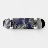 Full Earth toont een krachtig winterse Storm. Persoonlijk Skateboard (Horizontaal)