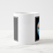 Full Earth toont gesimuleerde wolken boven Afrika. Grote Koffiekop (Voorkant)