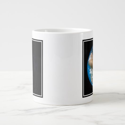 Full Earth toont gesimuleerde wolken boven Afrika. Grote Koffiekop (Voorkant)