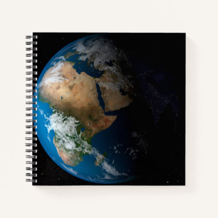 Full Earth toont gesimuleerde wolken boven Afrika. Notitieboek