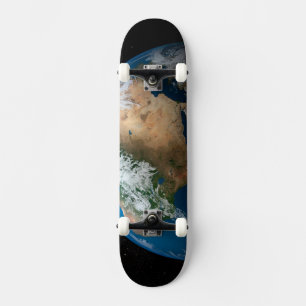 Full Earth toont gesimuleerde wolken boven Afrika. Persoonlijk Skateboard