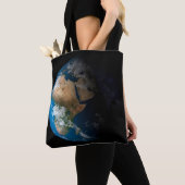 Full Earth toont gesimuleerde wolken boven Afrika. Tote Bag (Dichtbij)