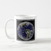 Full Earth toont lagedruksystemen. Koffiemok (Links)