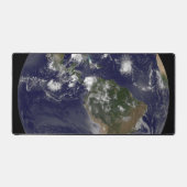 Full Earth toont tropische Stormen in de Atlantisc Bureaumat (Voorkant)