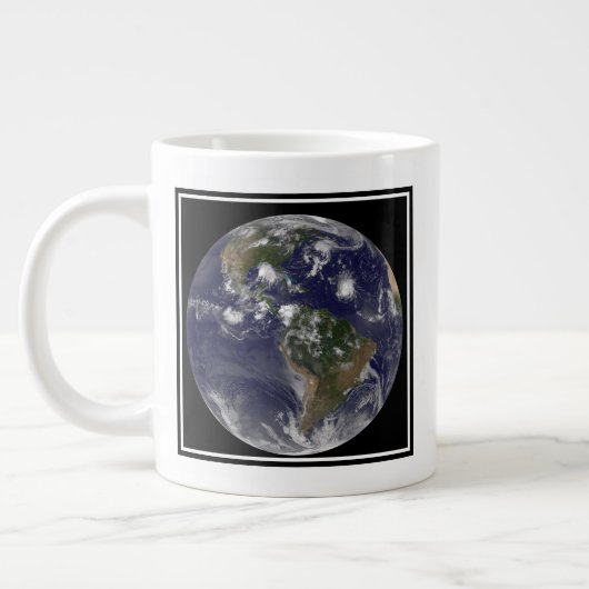 Full Earth toont tropische Stormen in de Atlantisc Grote Koffiekop (Links)