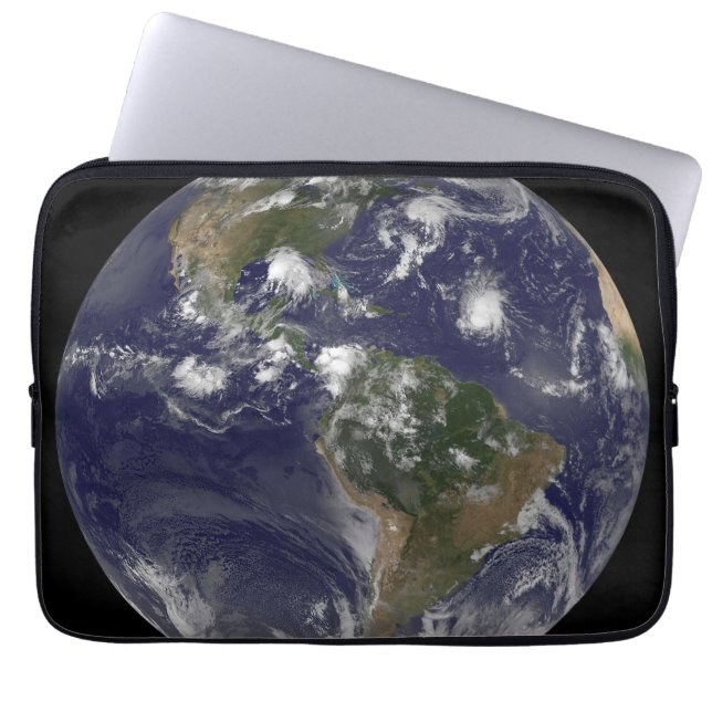 Full Earth toont tropische Stormen in de Atlantisc Laptop Sleeve (Voorkant)