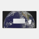 Full Earth toont verschillende tropische Stormen. Bureaumat (Keyboard & Muis)