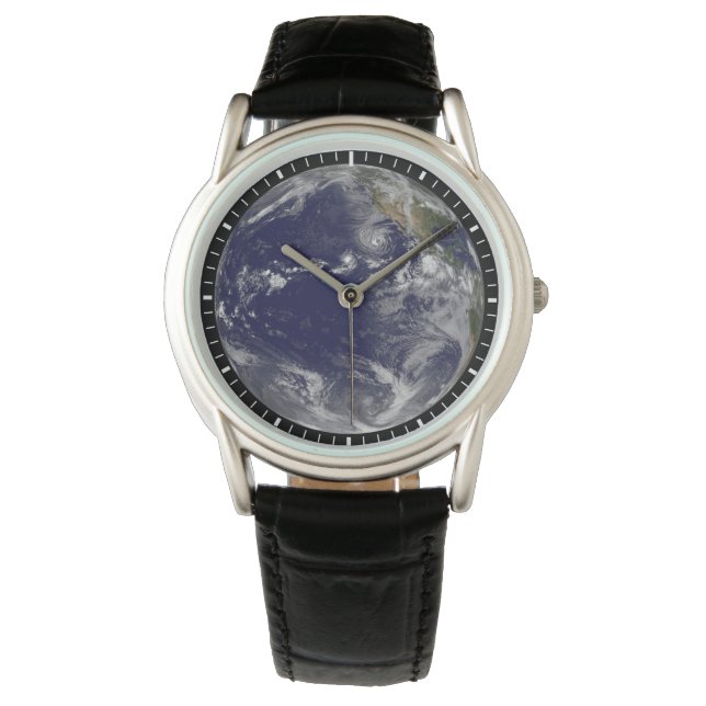 Full Earth toont verschillende tropische Stormen. Horloge (Voorkant)