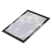 Full Earth toont verschillende tropische Stormen. Notitieblok (Schuin)