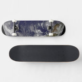 Full Earth toont verschillende tropische Stormen. Persoonlijk Skateboard (Horizontaal)