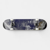 Full Earth toont verschillende tropische Stormen. Persoonlijk Skateboard (Horizontaal)
