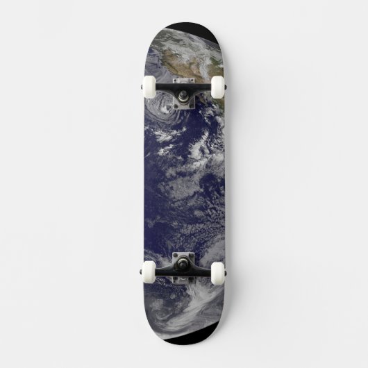 Full Earth toont verschillende tropische Stormen. Persoonlijk Skateboard (Voorkant)