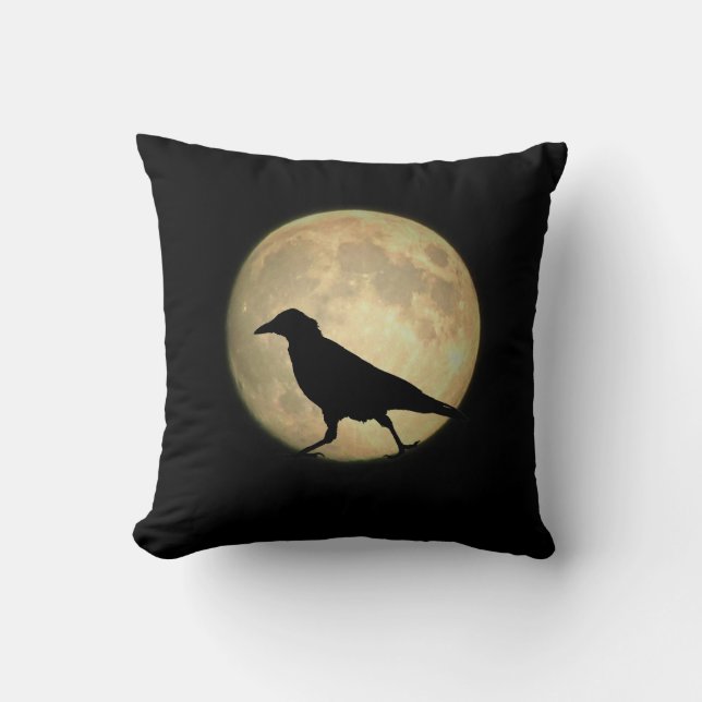Full Moon Walking Crow Silhouette Kussen (Voorkant)